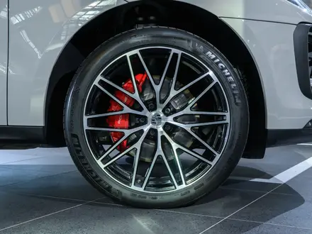 Porsche Macan 2025 года за 56 000 000 тг. в Алматы – фото 26