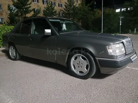 Mercedes-Benz E 200 1992 года за 1 600 000 тг. в Жезказган