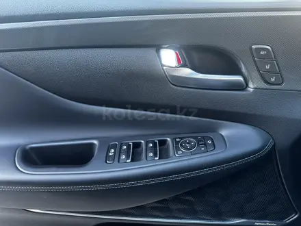 Hyundai Santa Fe 2021 года за 15 700 000 тг. в Актобе – фото 17