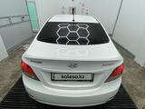 Hyundai Accent 2013 года за 4 100 000 тг. в Актобе – фото 2
