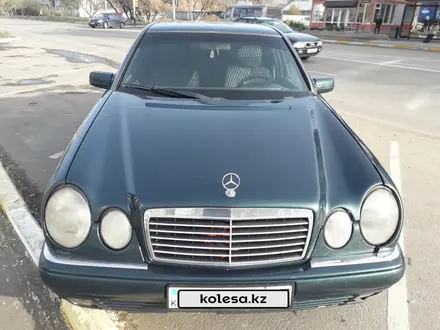 Mercedes-Benz E 280 1998 года за 2 200 000 тг. в Петропавловск – фото 6