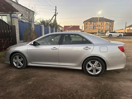 Toyota Camry 2014 года за 5 450 000 тг. в Уральск – фото 7