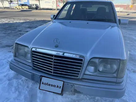 Mercedes-Benz E 220 1994 года за 1 990 000 тг. в Шымкент – фото 8