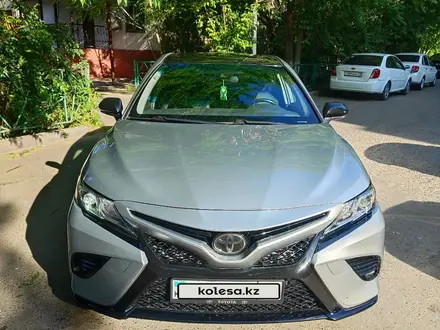 Toyota Camry 2020 года за 12 500 000 тг. в Шымкент