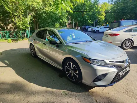 Toyota Camry 2020 года за 12 500 000 тг. в Шымкент – фото 7