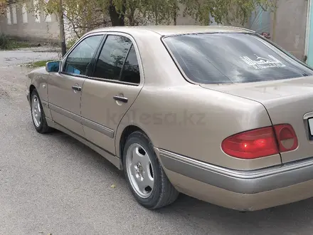 Mercedes-Benz E 320 1998 года за 3 000 000 тг. в Шымкент – фото 4