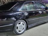 Mercedes-Benz E 200 1998 годаүшін3 500 000 тг. в Семей – фото 3