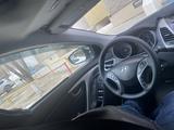 Hyundai Elantra 2015 года за 4 000 000 тг. в Атырау – фото 4