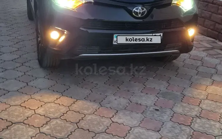 Toyota RAV4 2016 года за 12 000 000 тг. в Актобе