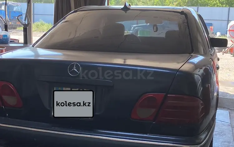 Mercedes-Benz E 320 1998 года за 2 000 000 тг. в Астана