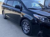 Toyota Sienna 2019 годаfor12 300 000 тг. в Атырау – фото 2