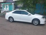 Toyota Camry 2014 года за 11 000 000 тг. в Экибастуз – фото 2