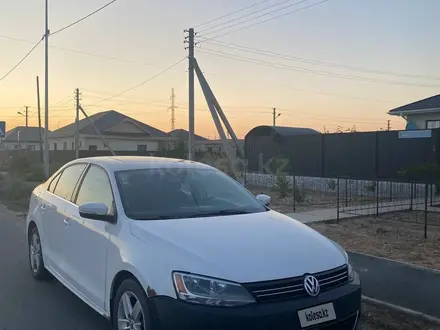 Volkswagen Jetta 2013 года за 2 800 000 тг. в Атырау – фото 2