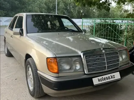 Mercedes-Benz E 230 1992 года за 1 600 000 тг. в Шымкент