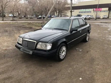 Mercedes-Benz E 200 1995 года за 1 550 000 тг. в Караганда – фото 3