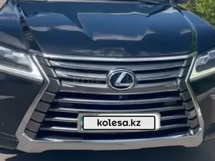 Lexus LX 570 2016 года за 35 500 000 тг. в Астана