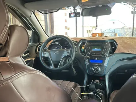 Hyundai Santa Fe 2013 года за 8 999 999 тг. в Актобе – фото 4