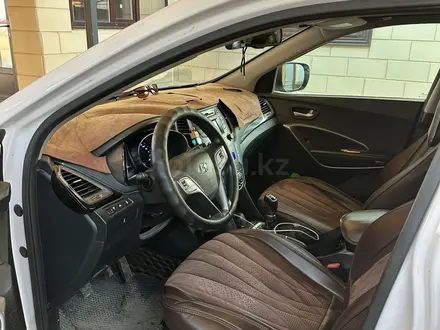 Hyundai Santa Fe 2013 года за 8 999 999 тг. в Актобе – фото 6