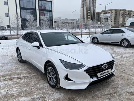 Hyundai Sonata 2022 года за 11 900 000 тг. в Астана