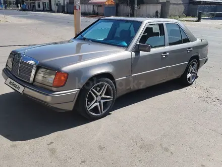 Mercedes-Benz E 200 1990 года за 1 200 000 тг. в Тараз – фото 2