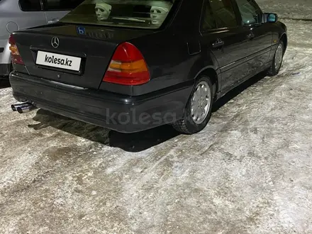 Mercedes-Benz C 220 1995 года за 2 200 000 тг. в Астана – фото 2