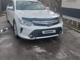 Toyota Camry 2015 года за 12 300 000 тг. в Астана – фото 2