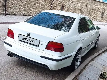 BMW 528 1997 года за 3 500 000 тг. в Астана – фото 3