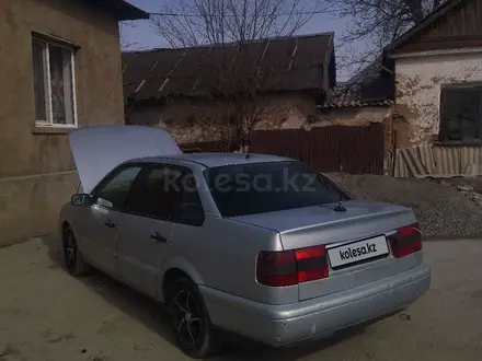 Volkswagen Passat 1994 года за 1 250 000 тг. в Шымкент – фото 2