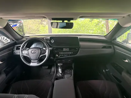 Lexus ES 250 2022 года за 16 900 000 тг. в Алматы – фото 9