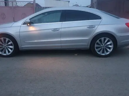 Volkswagen Passat CC 2010 года за 4 000 000 тг. в Атырау – фото 8