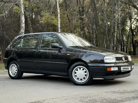 Volkswagen Golf 1996 года за 2 550 000 тг. в Алматы