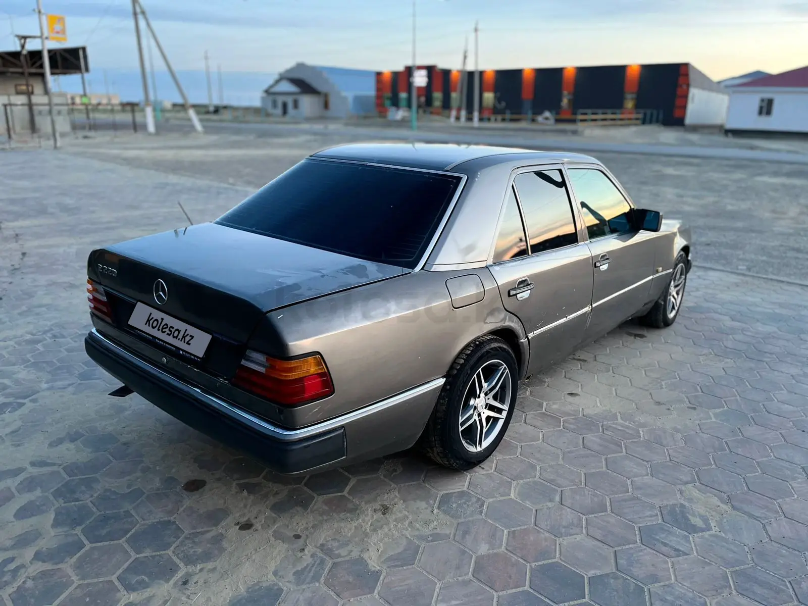 Mercedes-Benz E-Class, 1993