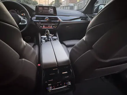 BMW 530 2019 года за 19 000 000 тг. в Алматы – фото 14