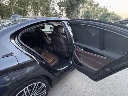 BMW 530 2019 года за 19 000 000 тг. в Алматы – фото 18
