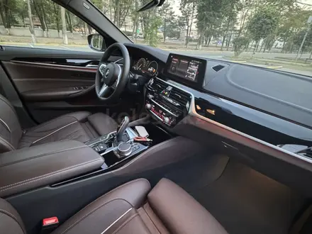 BMW 530 2019 года за 19 000 000 тг. в Алматы – фото 23