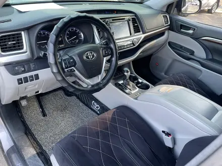Toyota Highlander 2015 года за 13 437 750 тг. в Алматы – фото 10