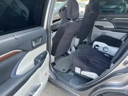 Toyota Highlander 2015 года за 13 437 750 тг. в Алматы – фото 11