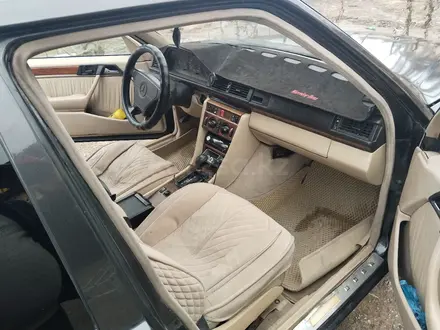 Mercedes-Benz E 280 1993 года за 2 100 000 тг. в Казалинск – фото 10