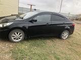 Hyundai Solaris 2012 года за 3 500 000 тг. в Новоишимский – фото 2