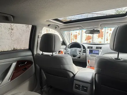 Toyota Camry 2010 года за 4 800 000 тг. в Уральск – фото 17