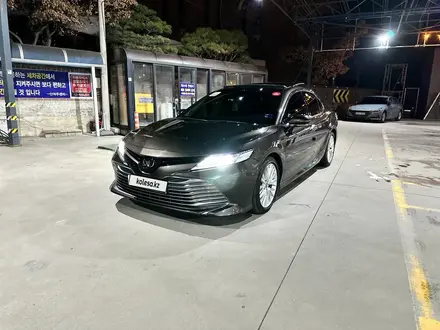 Toyota Camry 2018 года за 15 500 000 тг. в Туркестан – фото 4