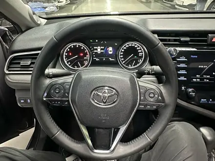 Toyota Camry 2018 года за 15 500 000 тг. в Туркестан – фото 9