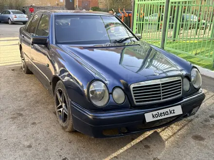 Mercedes-Benz E 280 1996 года за 1 800 000 тг. в Астана