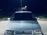 Volkswagen Vento 1995 года за 1 100 000 тг. в Шымкент – фото 2