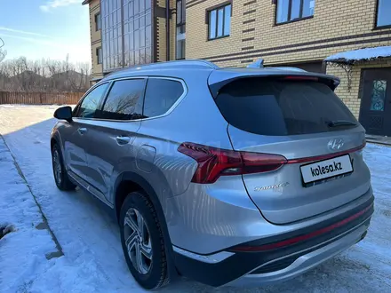 Hyundai Santa Fe 2021 года за 16 100 000 тг. в Уральск – фото 3