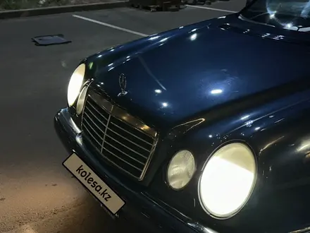 Mercedes-Benz E 240 1998 года за 4 700 000 тг. в Караганда – фото 11