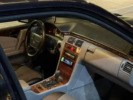 Mercedes-Benz E 240 1998 года за 4 700 000 тг. в Караганда – фото 14