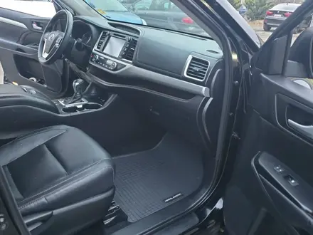 Toyota Highlander 2016 года за 12 500 000 тг. в Актау – фото 10