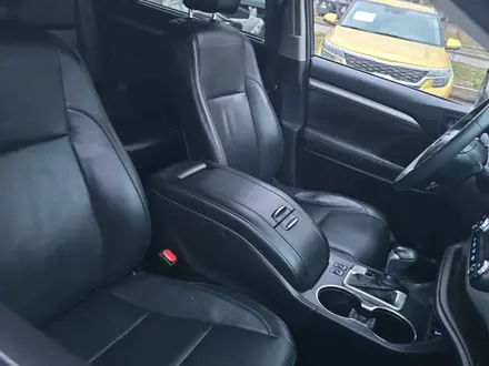 Toyota Highlander 2016 года за 12 500 000 тг. в Актау – фото 13