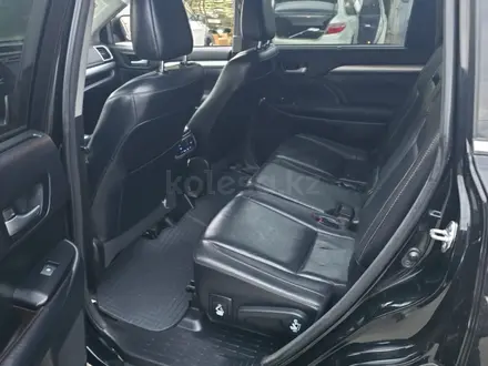 Toyota Highlander 2016 года за 12 500 000 тг. в Актау – фото 7